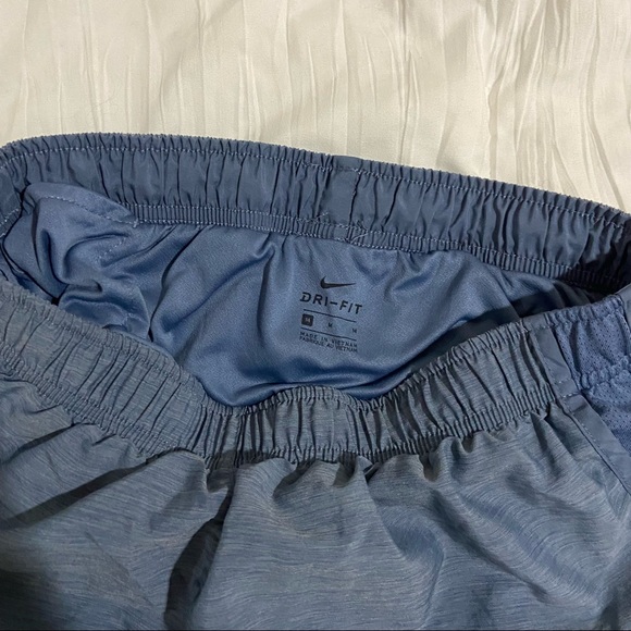 nike womens running shorts - Picture 3 of 3